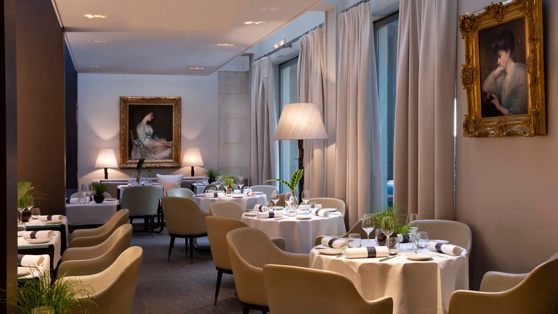 ***** Hotel Hôtel De Sers Champs Elysées Parigi Francia